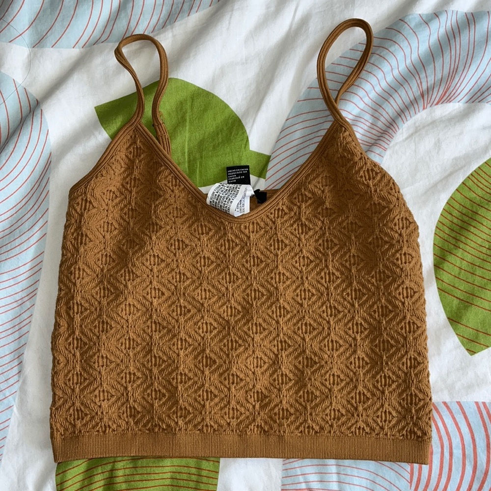 Cropped textured tan tank